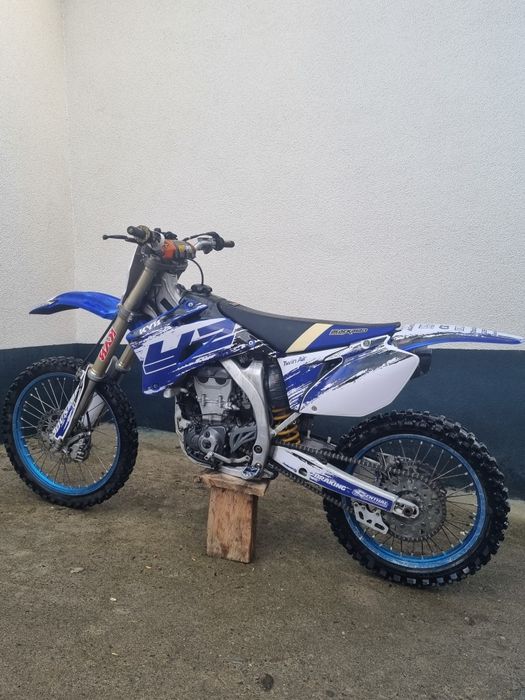 Vând cross yamaha