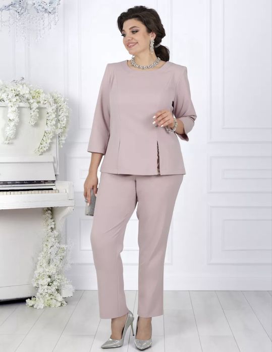 Брючный костюм женский пудра