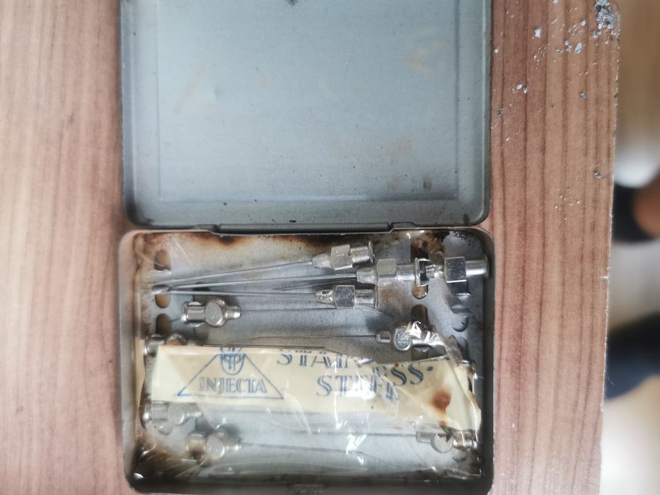 Антикварни неща стри неща