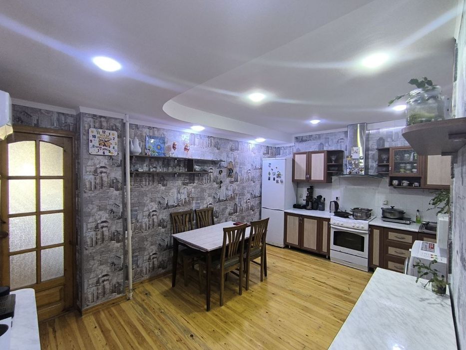 3 хонали квартира сотилади!!