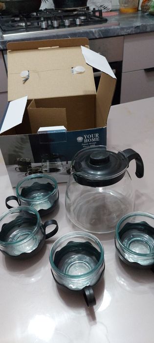 Чайный сервис чайник и 4 кружки