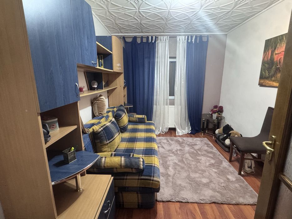 Inchiriez apartament cu 3 camere