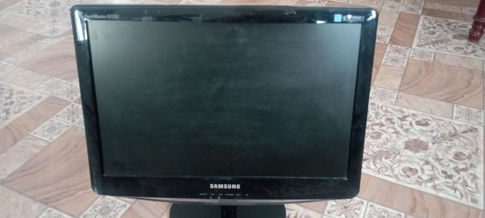 СРОЧНО ПРОДАМ монитор Samsung