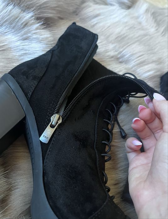 Зимни боти на ток от естествен велур