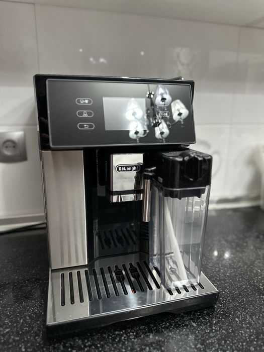Кофемашина Delonghi