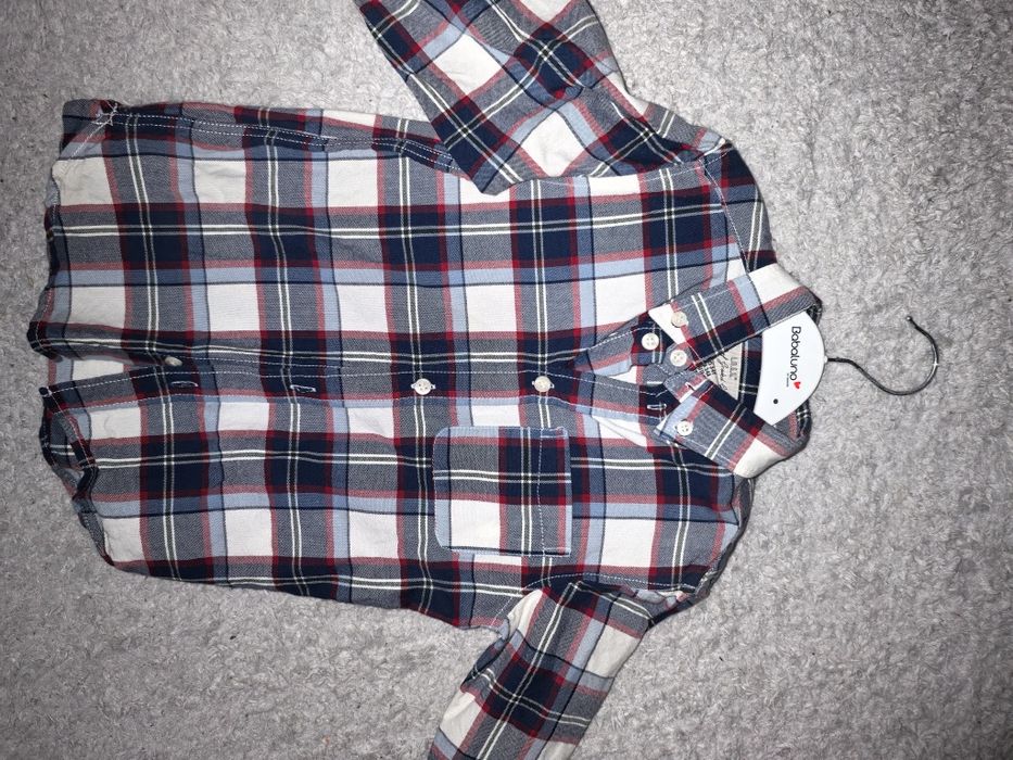 Vând lot cămăși băieți