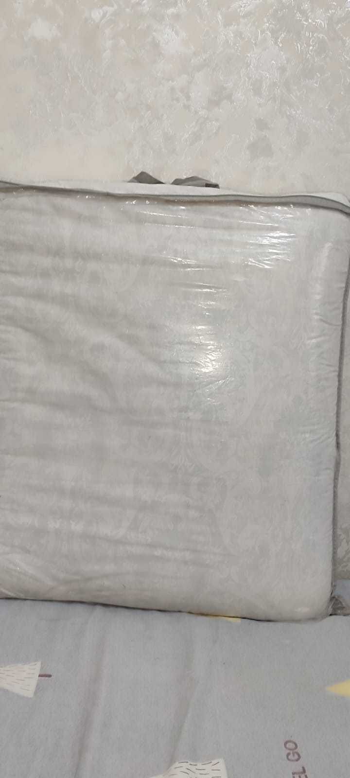 Продам матрас в манеж