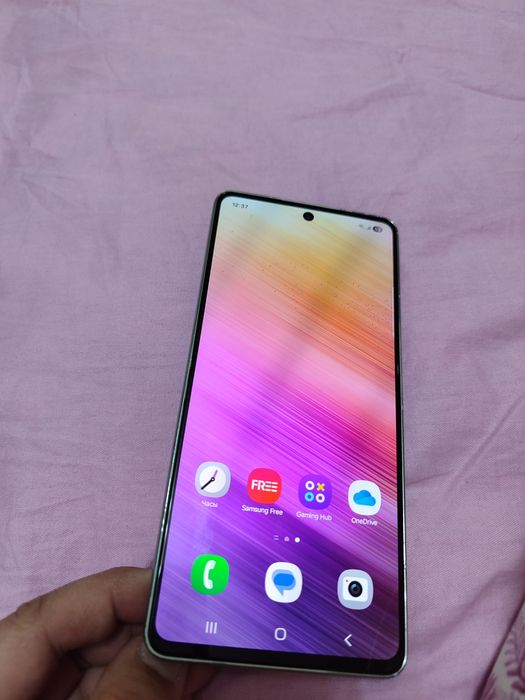 Samsung A73 5G телефон