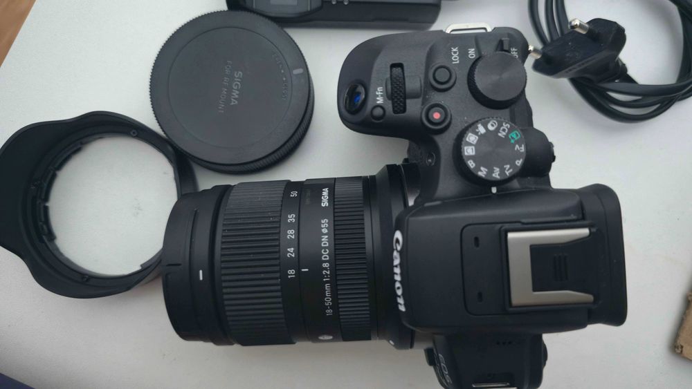 Canon Eos R10 + Obiectiv Sigma 18-50mm F2.8 DC DN Contemporary