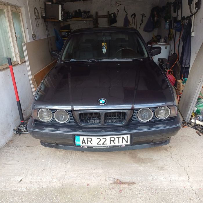 Vând BMW e34 520i