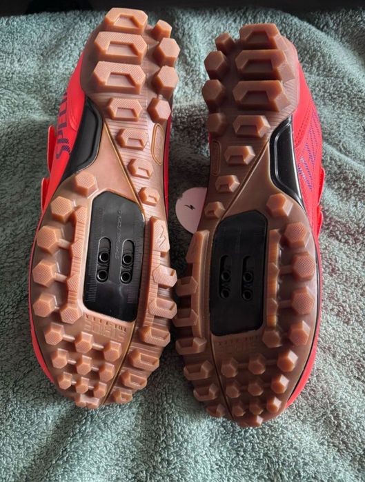 Pantofi ciclism body geometry