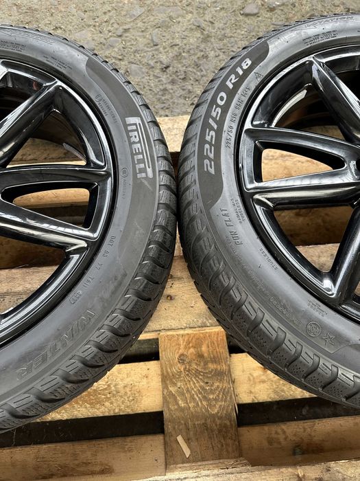 SET 4 Anvelope Iarna 225/50 R18 PIRELLI Sotto Zero 3 Winter - runflat