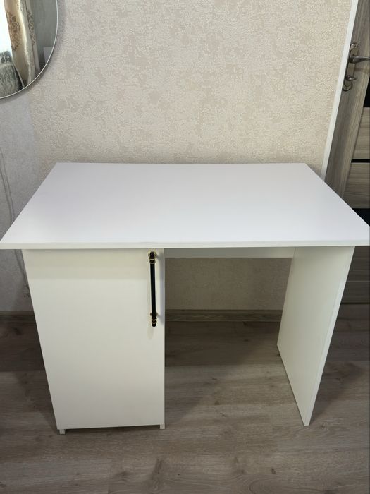 Туалетный столик для комнаты