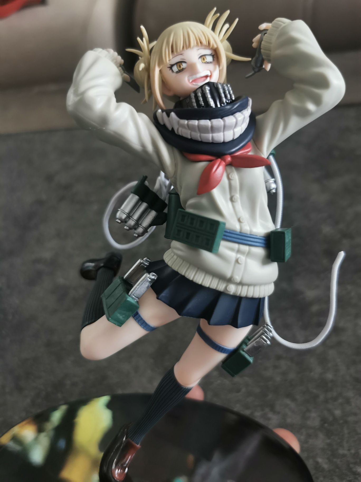 3 фигури Crysis/DBZ и Himiko Toga