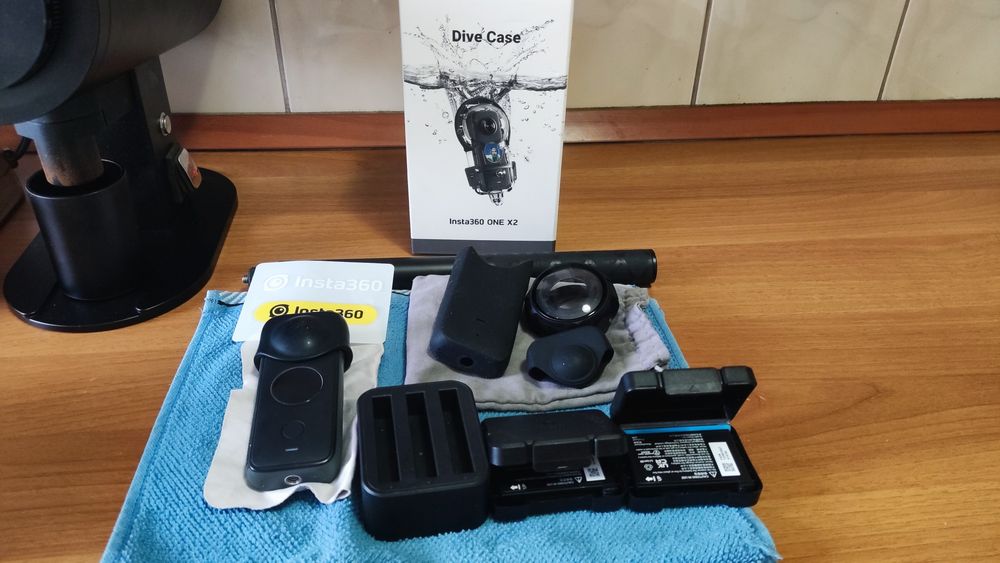 Camera acțiune Insta360 One X2 + multe accesorii