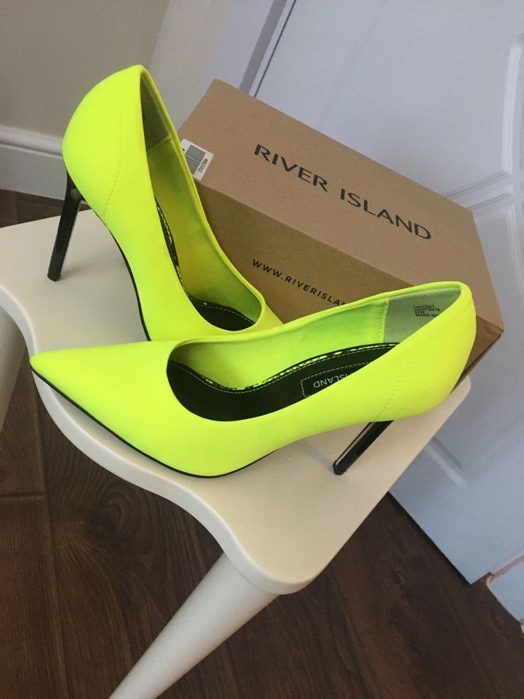 Обувки нови river island lime