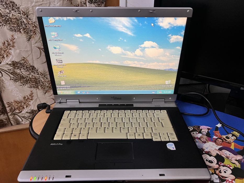 Laptop Fujitsu Siemens Dual Core T2250 1.7Ghz 2GB RAM Windows XP