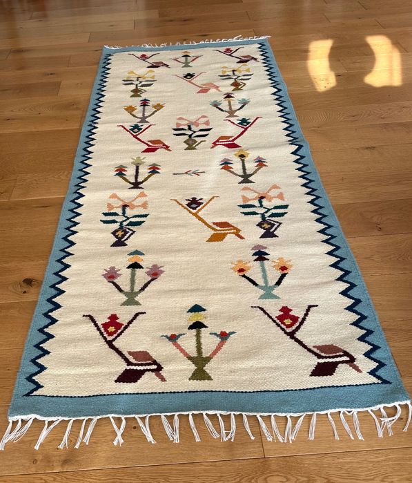 Covor tradițional țesut manual