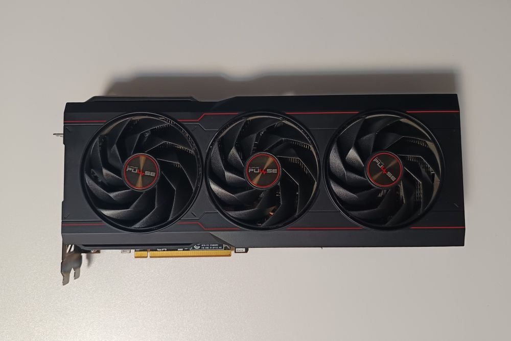 Placa video Sapphire RX 7900 XT Pulse 20GB GDDR6 320-bit