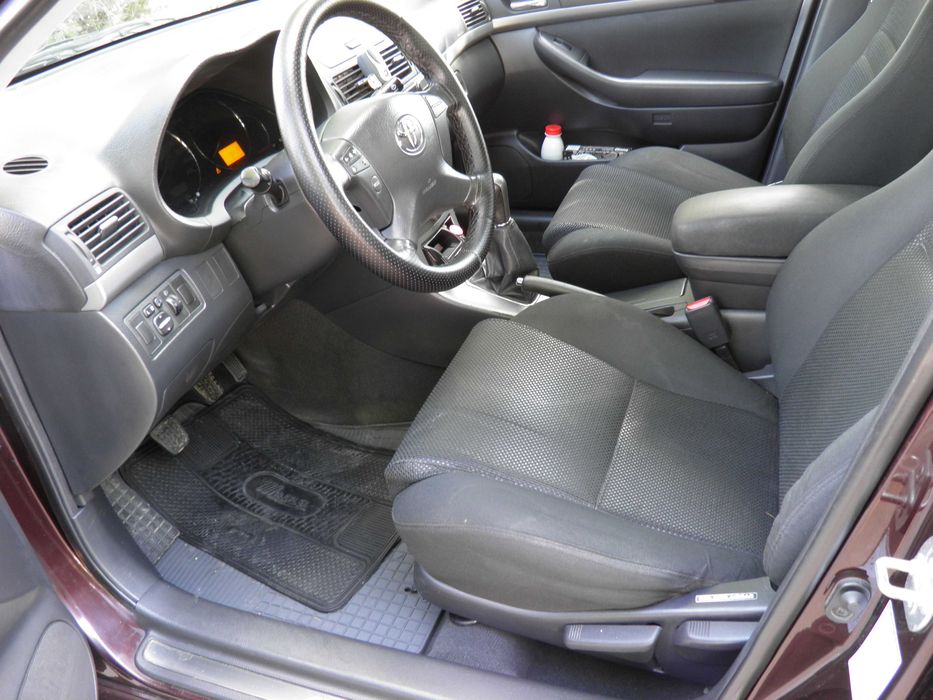 Vând Toyota Avensis 2007