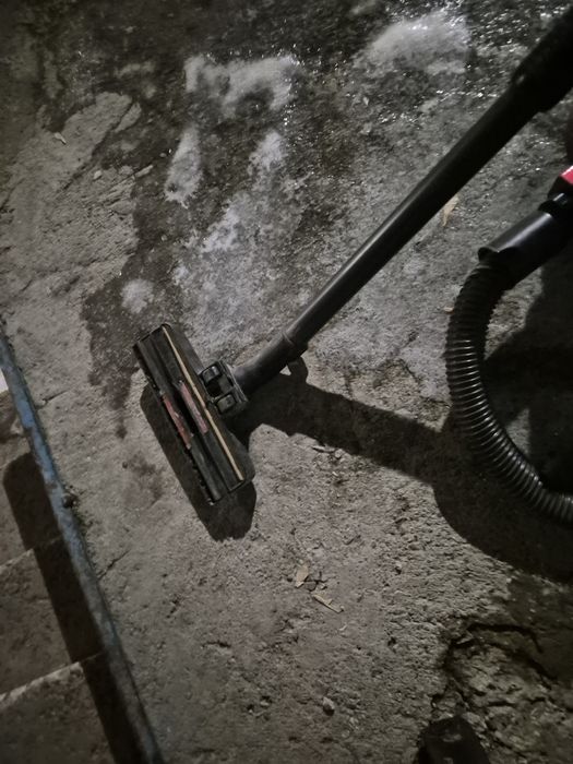 Продаю пылесос в не рабочем состоянии