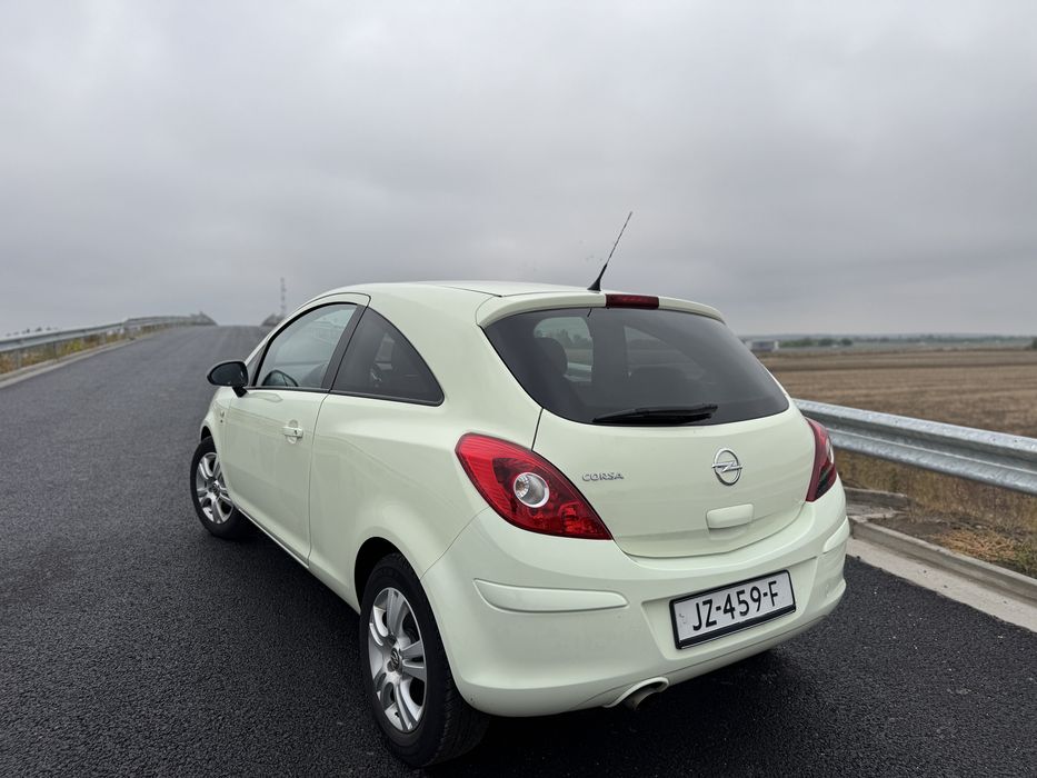 Opel Corsa facelift  1.4 benzina /2011/Euro 5