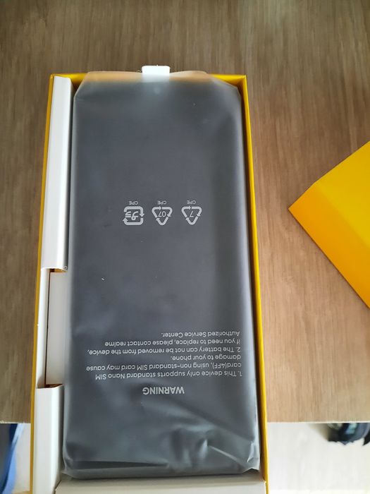 Telefoane noi în cutie