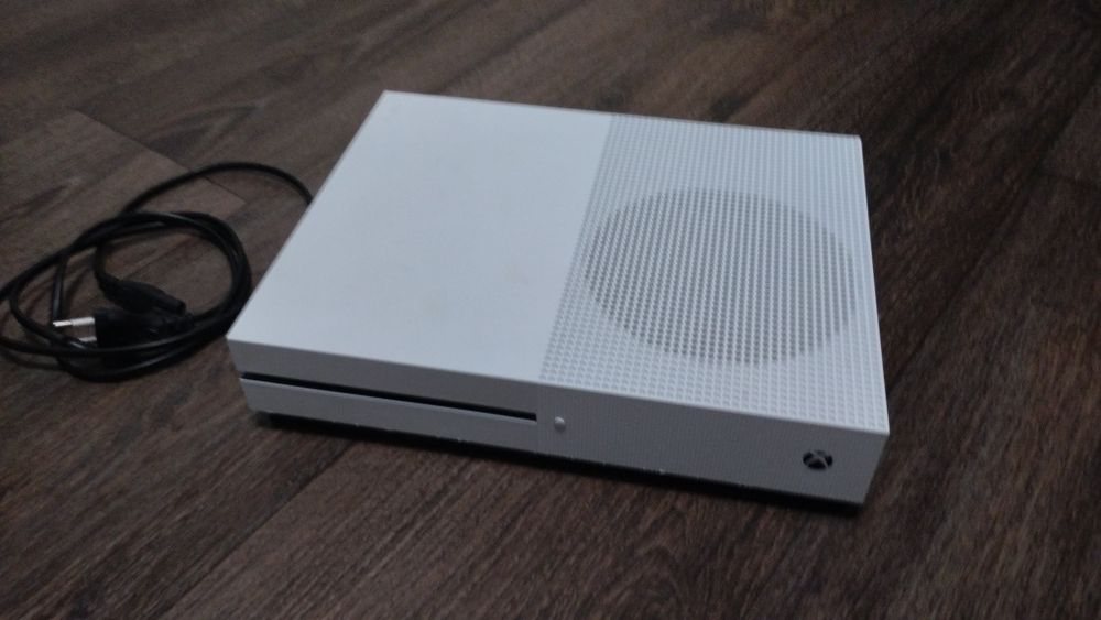 Приставка хбокс 500гб.