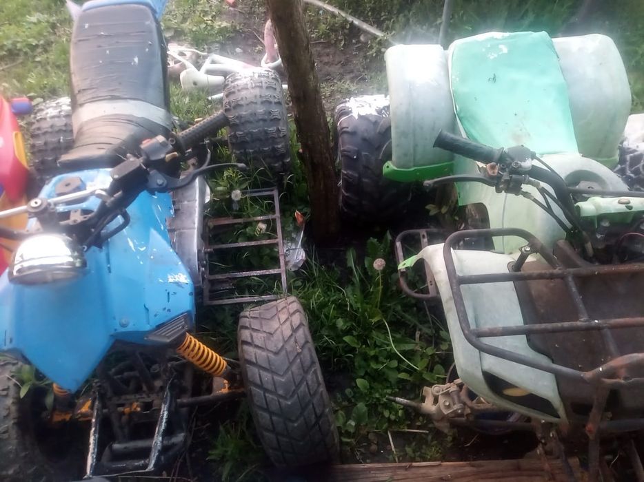 Vand 2 atv-uri pentru reparat sau pentru piese