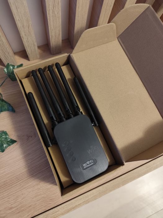 NOU SIGILAT Wifi Extender Repeater 1200mbps 6 antene alb sau negru