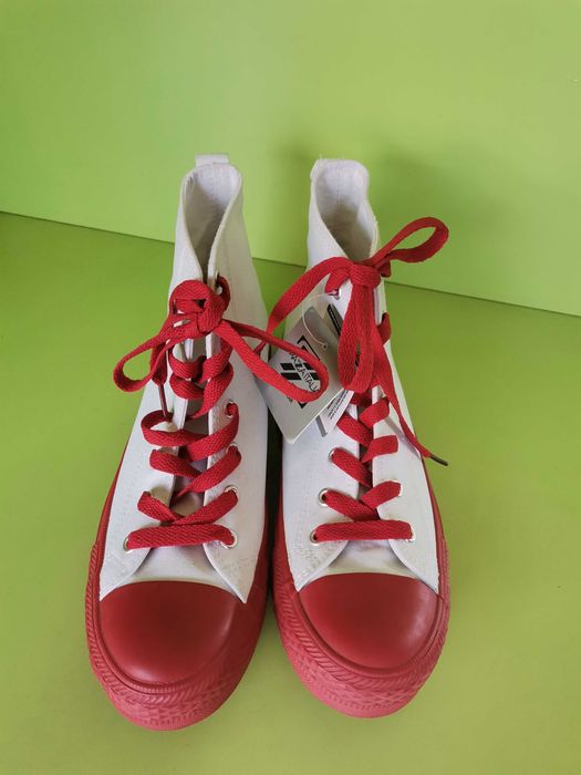 Ghete din pânză, deosebite, stil converse