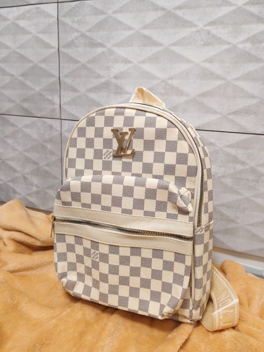 Rucsac ideal pentru doamne și domnișoare!