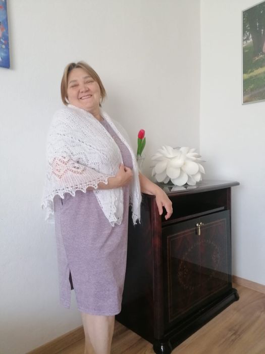 Пуховый платок ручной работы