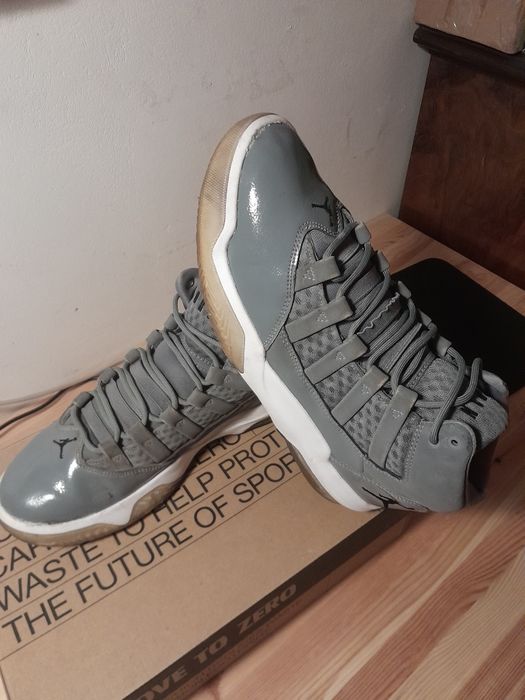 Jordan max aura 1 cool grey