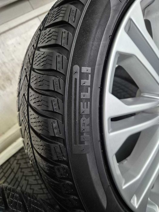 Vând jante AUDI   A4, A5 R 18 cu anvelope