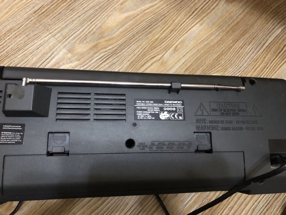 Продаются магнитофоны , колонки.