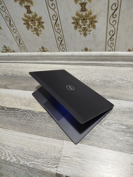 Dell i5 11-pokaleniya 16/256gb xotira ixcham va yengil noutbook