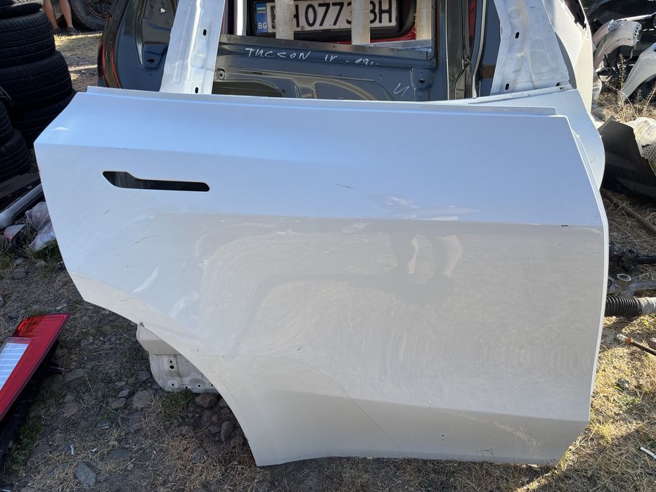 Врата Tesla Model Y