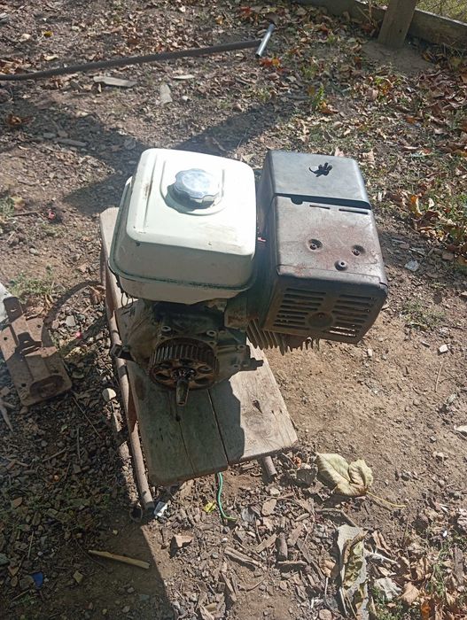 Vând motor moto generator Honda 13 k