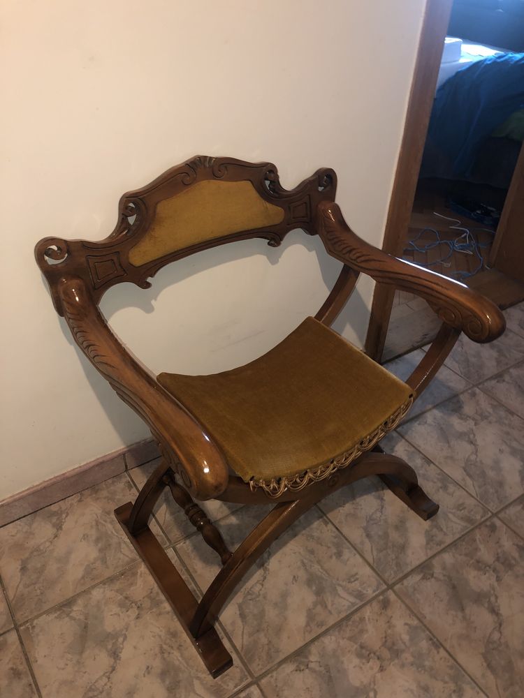 Jilt,scaun francez sculptat in lemn masiv
