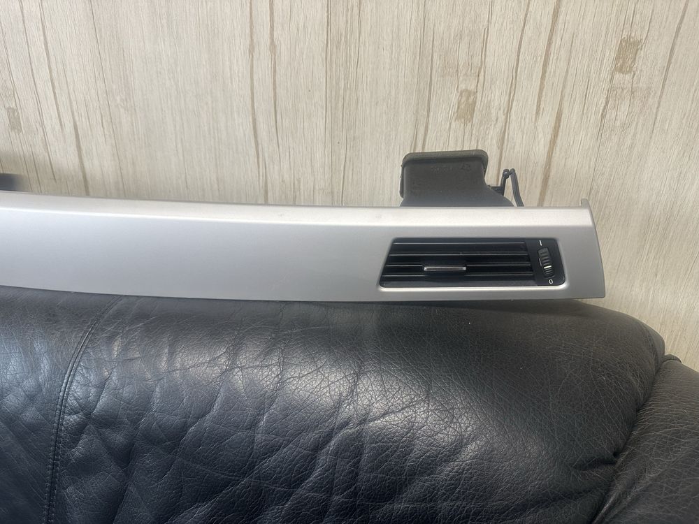 Централна лайсна със въздуховоди за BMW E90/E91 face