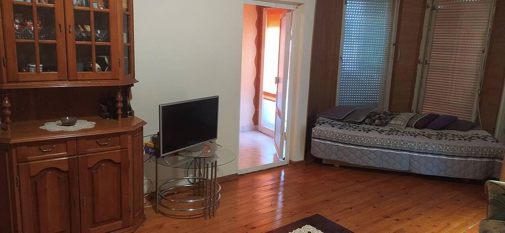 Продава се Двустаен апартамент в Бургас, Възраждане - 75 кв.м за 1618 €/кв.м - Снимка #2