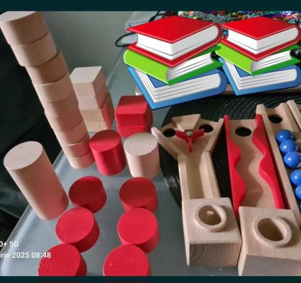 Vând joc construcție cu piese din lemn, circuit cu bile