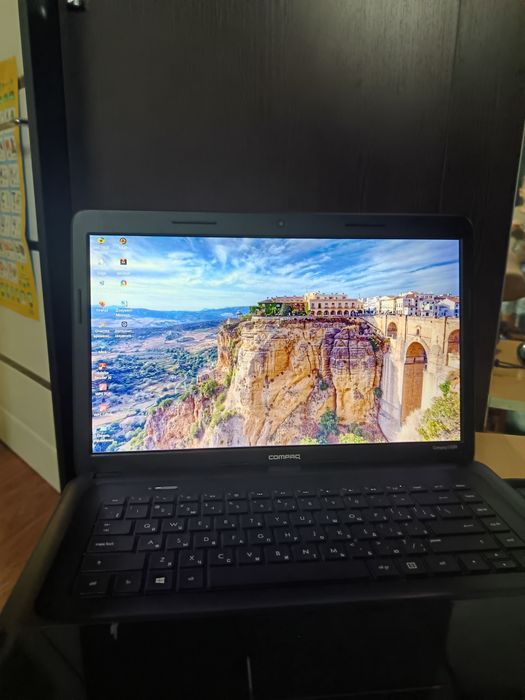 Продам ноутбук в хорошем состоянии цена 25000 находится в боровом мень