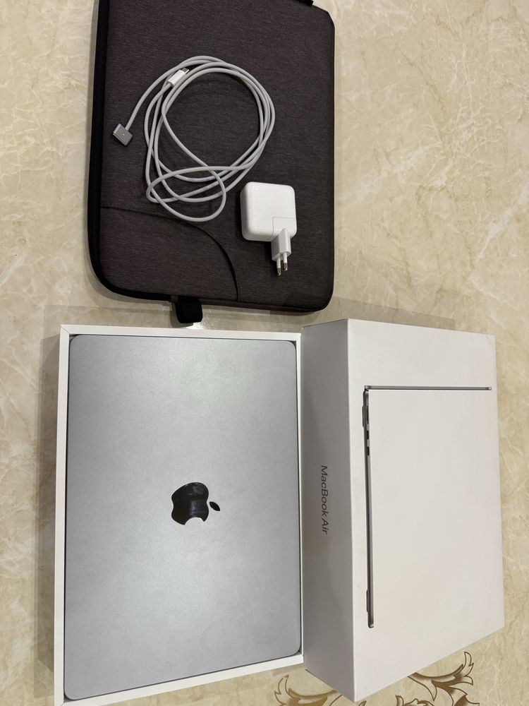 Продается macbook air M2 новый паспорт каробка все есть куплино в Коре