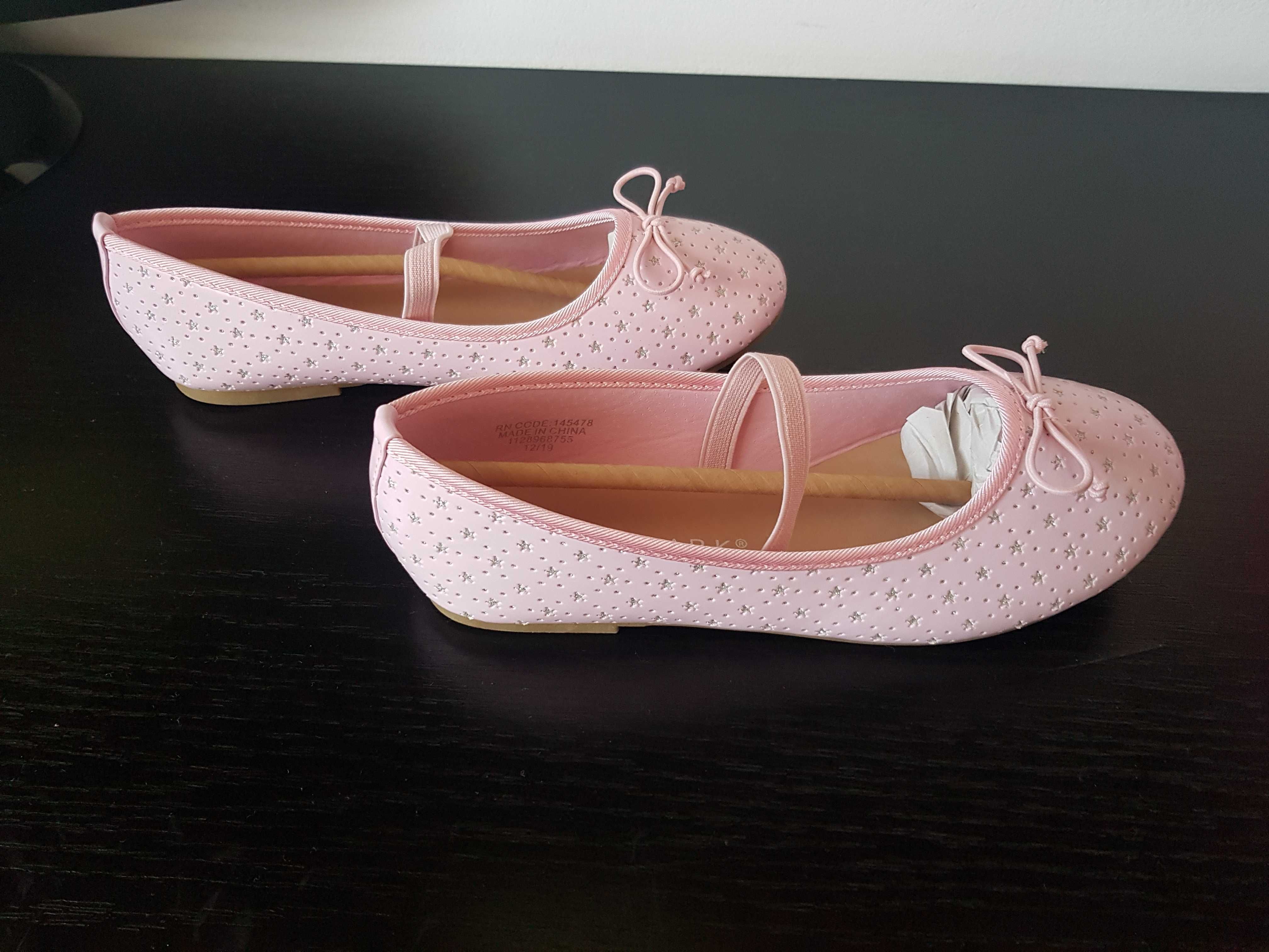 Pantofi NOI roz cu model cu stelute argintii 35 (cm)