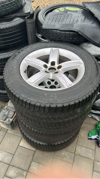 Vand jante de Audi, pe 17, cu anvelope de iarna