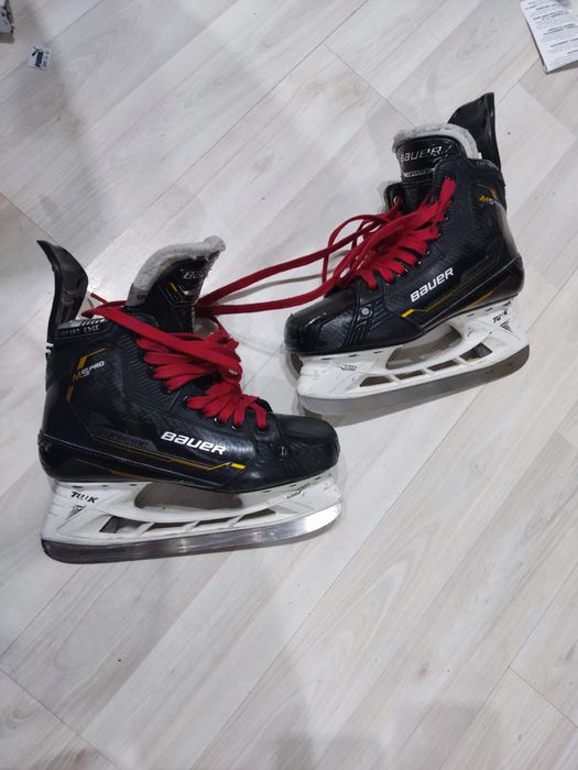 Продам хоккейные коньки