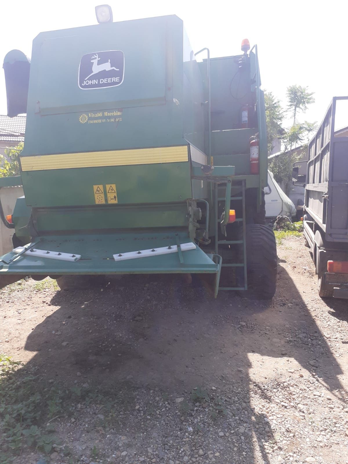 Vând sau schimb Combina John Deere 2258 Extra
