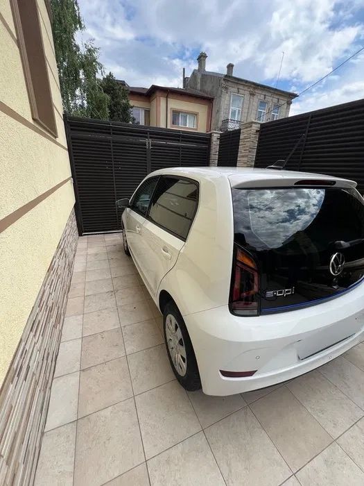 Inchiriez scutere pe benzina fara permis si masini electrice